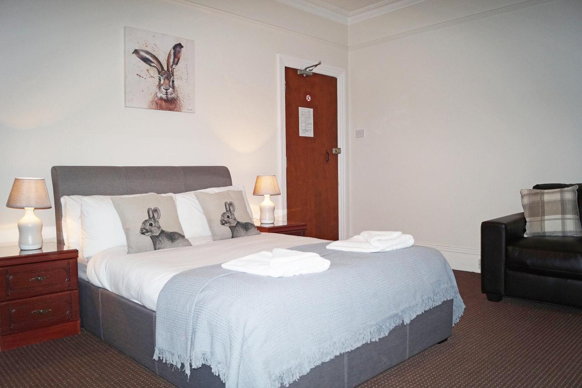 Ricky Road Guest House - Premium Watford  Room photo